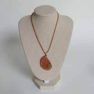 Collier coquillage micro-macramé